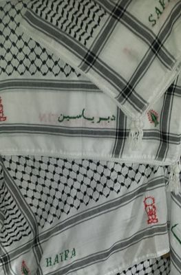 Arrivage de keffiehs de Palestine